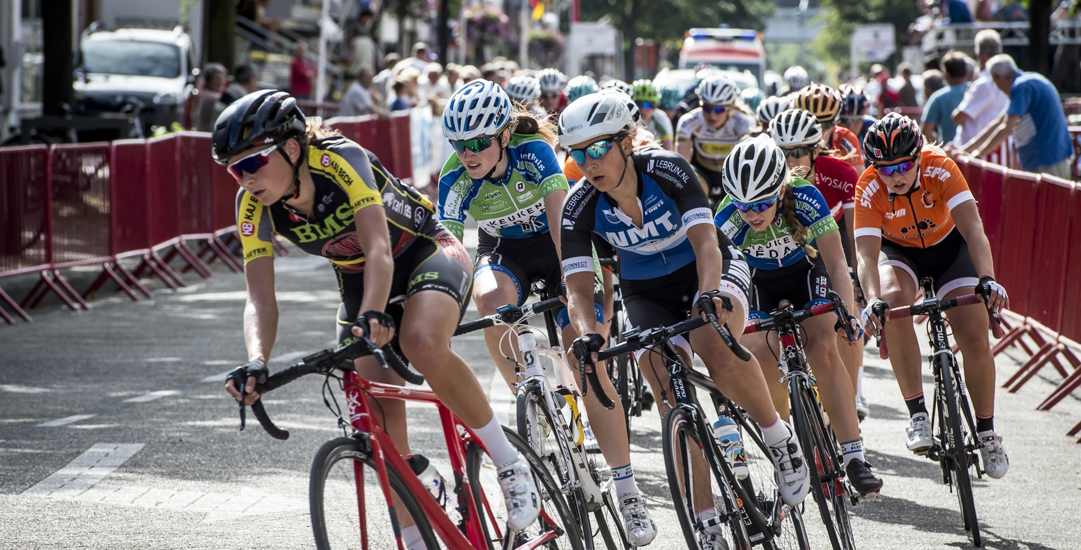 Twaalf toppers uit het dameswielrennen op allereerste Derny Event in Wilrijk