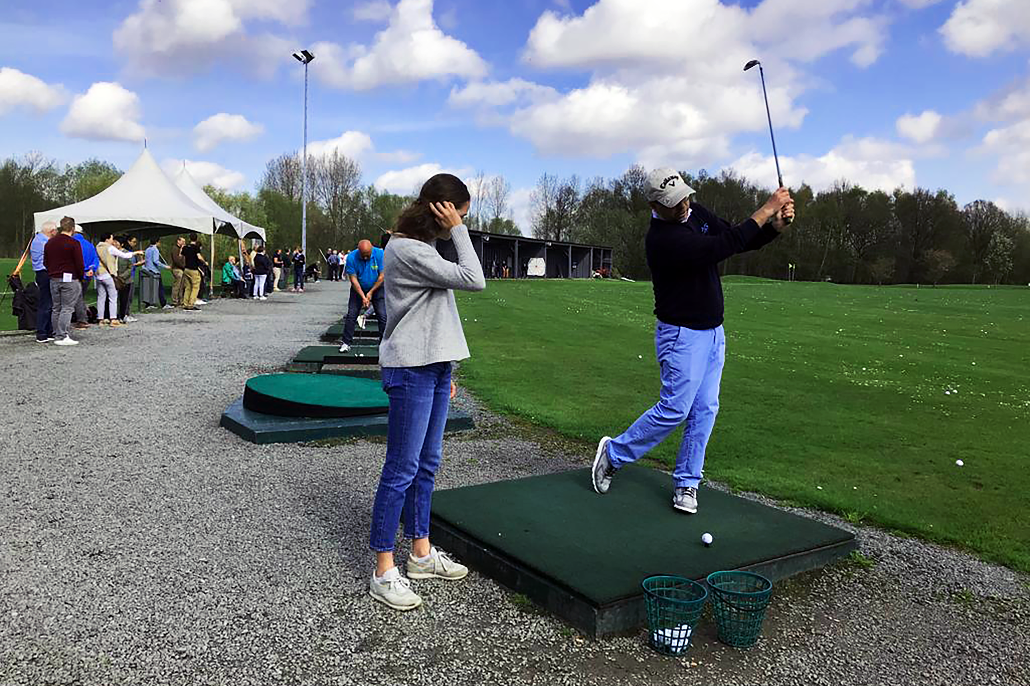 Golfschool AGS zet jong en oud aan het golfen tijdens opendeurdag