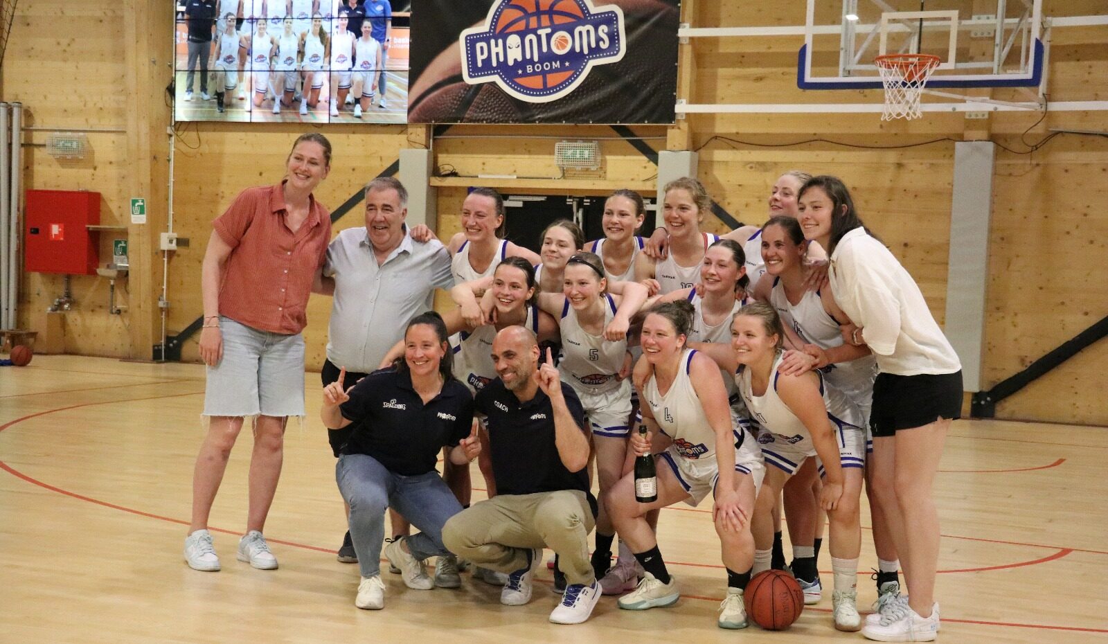 Boerenjaar voor Phantoms Boom: 3 bekers en 3 titels