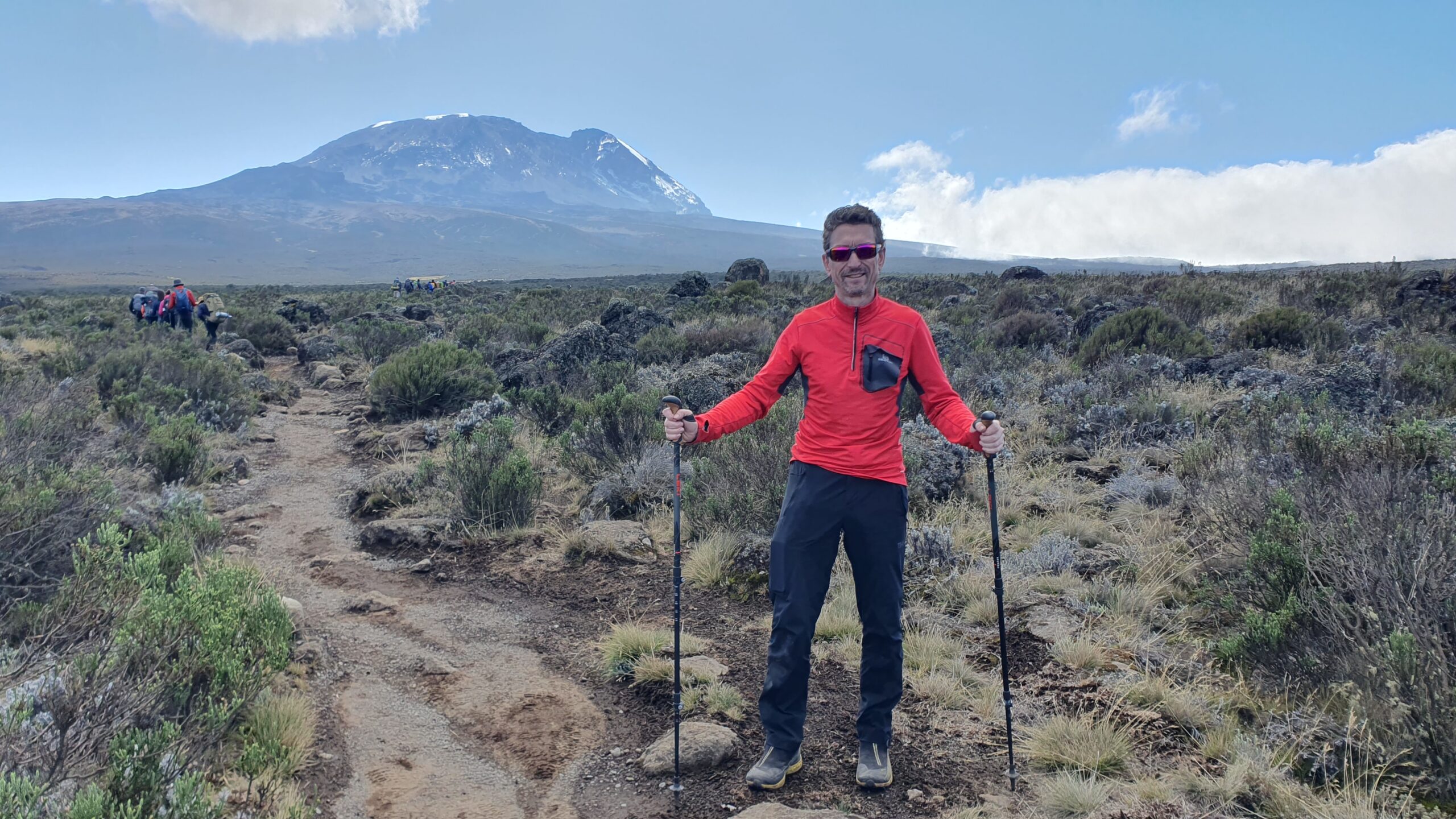Filip Top tegen de Kilimanjaro