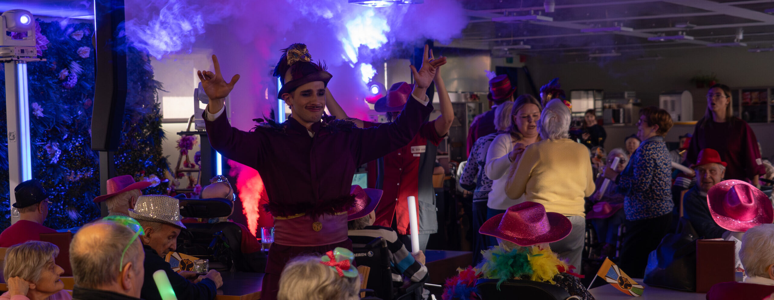 Den Beuk danst op beats van Tomorrowland