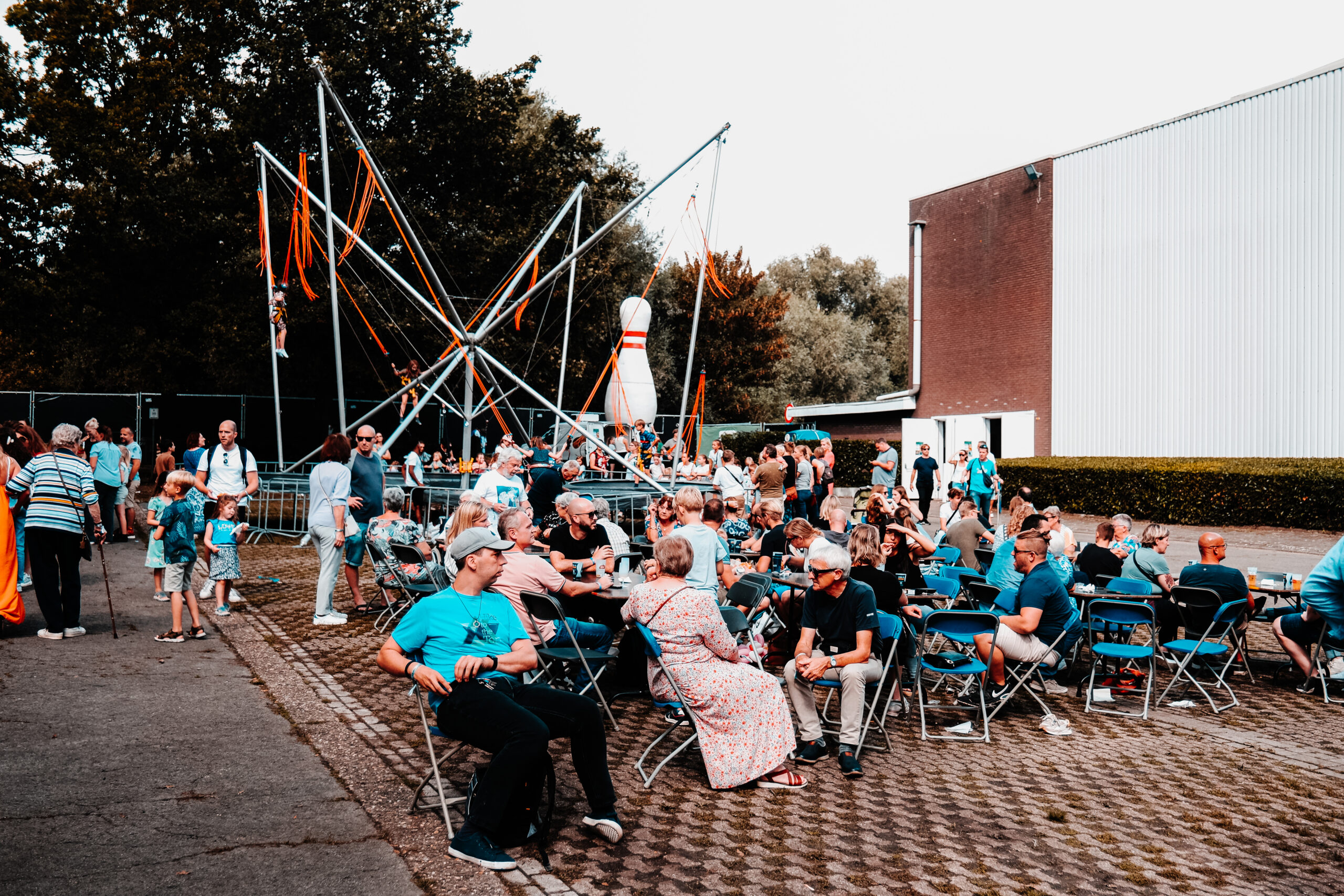 Muziek en woord onder de Scheve Toren in Schelle